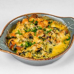 Запеканка с семгой и овощами